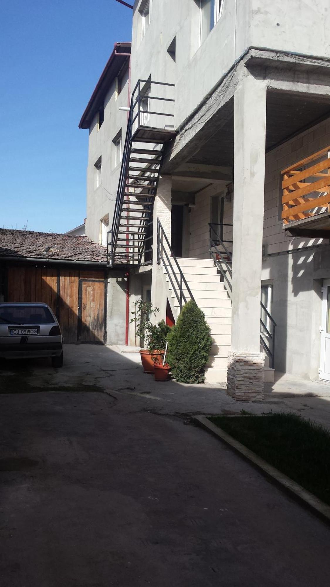 Csikos Apartment Cluj-Napoca Exterior photo