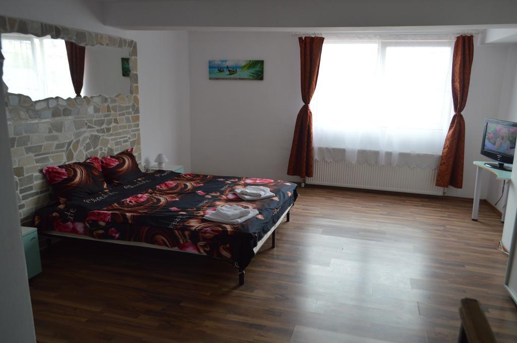 Csikos Apartment Cluj-Napoca Exterior photo